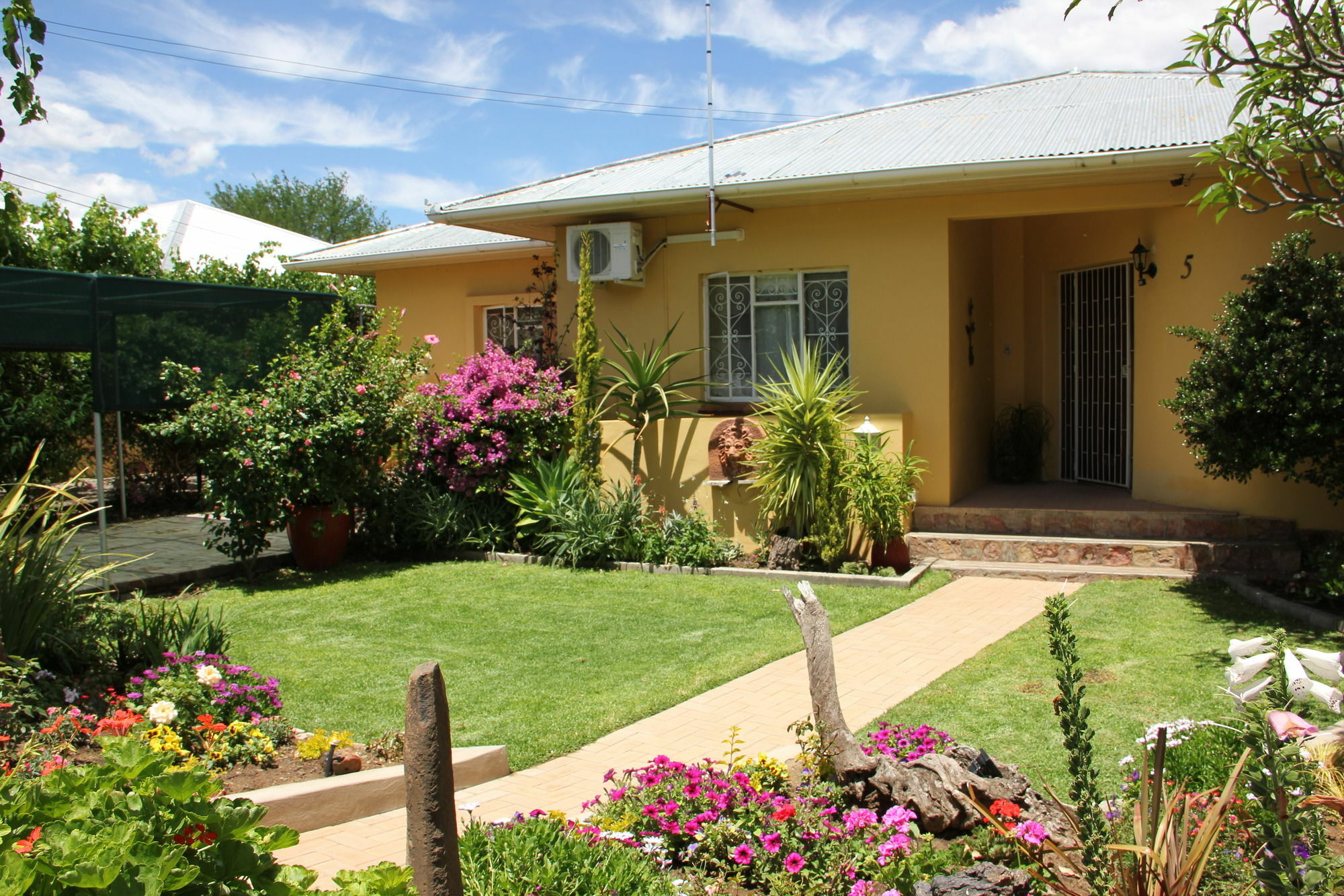Beau & I Bed & Breakfast Graaff-Reinet Екстериор снимка
